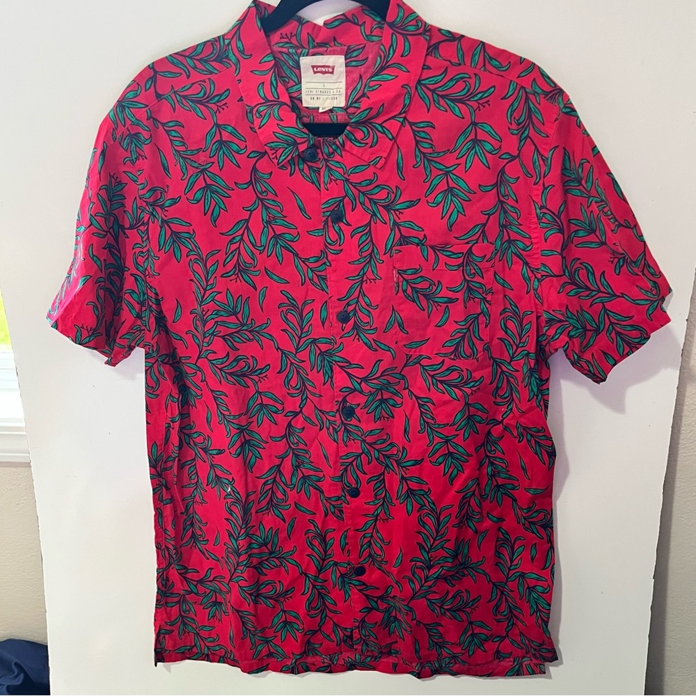 mens Levi's Red and Green Casual Button Down Shirt with Tropical Pattern